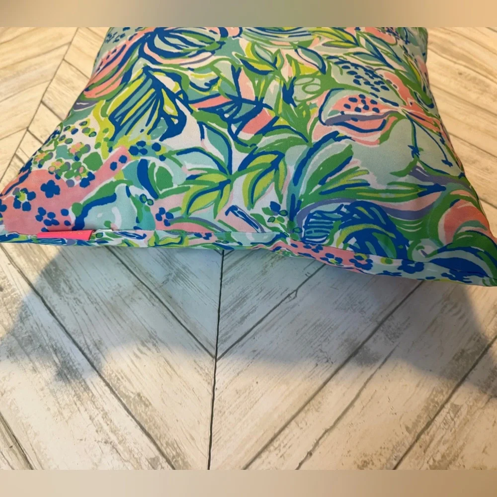 Lilly Pulitzer Pillow Feline Good Beach Floral Throw 15” x 15” Tropical - Picture 4 of 10